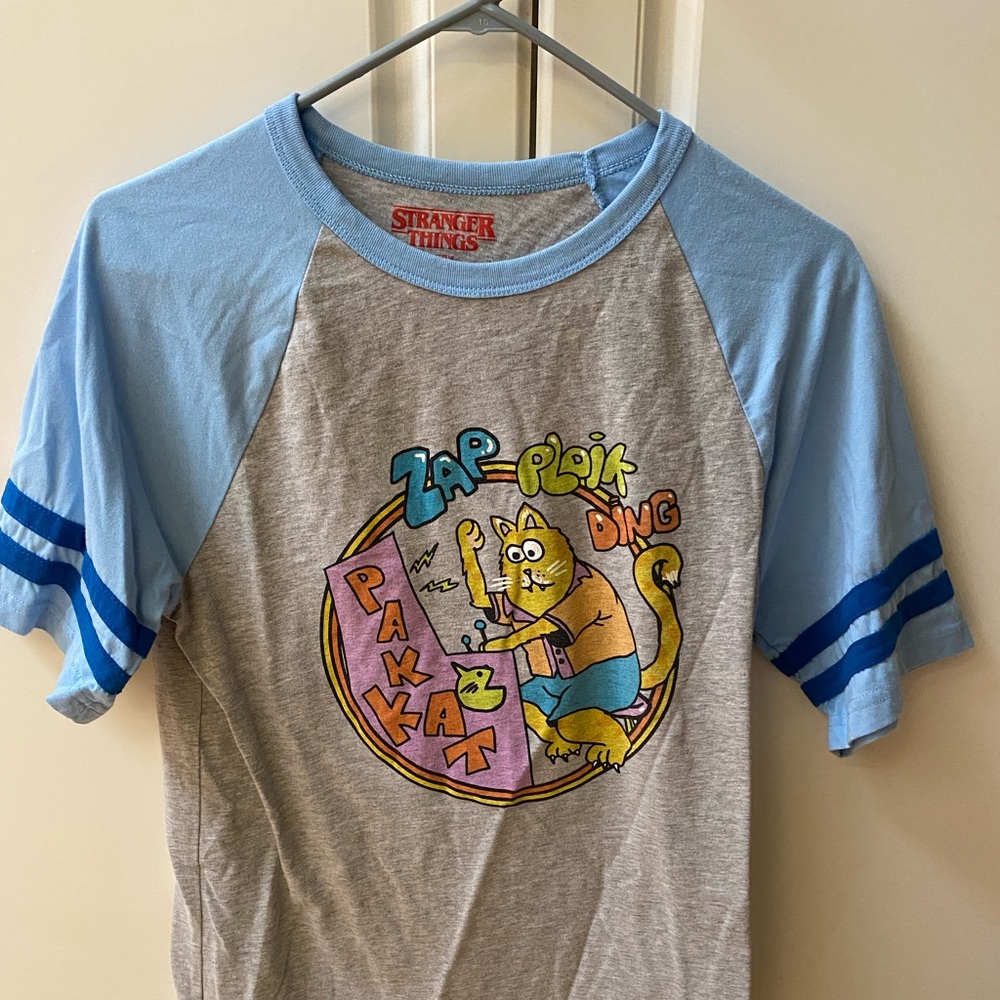 Stranger Things Dustin Hot Topic t-shirt